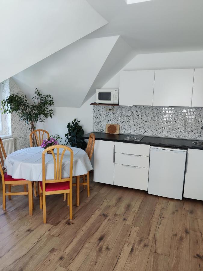FaDóra Apartman Tihany Exterior foto