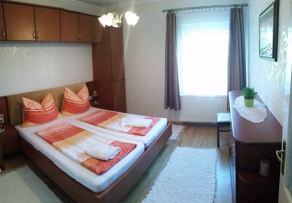 FaDóra Apartman Tihany Exterior foto